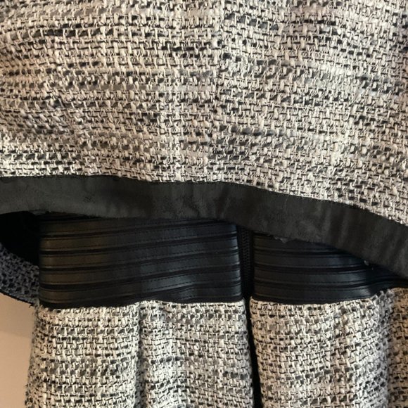 Bebe Tweed & Faux Leather Crop Blazer Sz. 4 - Picture 4 of 5